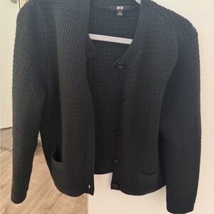 UNIQLO Thick Black Sweater